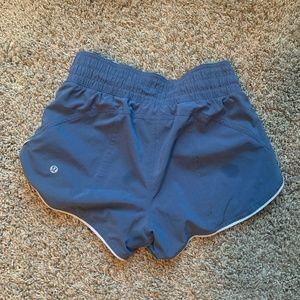 Reversible l Lululemon shorts size 4